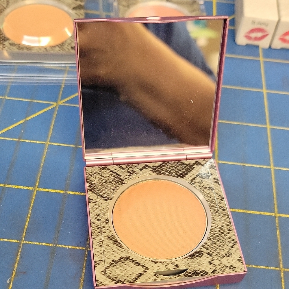 Mally Blush Fantasy 3.8g Compact